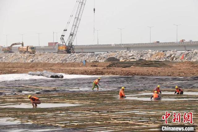 深圳机场三跑道扩建工程提前实现重要节点目标(图1)